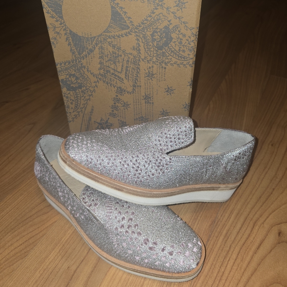 Free People Sz 38 Silver Slip-On Loafers New In Box